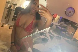 Petite 🍑, Sexy 💦, and Discreet 🤫. Always Ready For Some Fun 💋💋 - Image 1