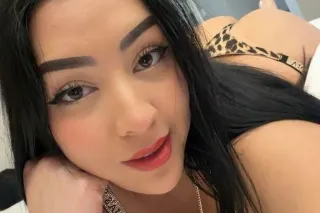 Chica sexy y encantadora dispo... - Image 1