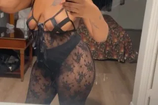 👸🏼👸🏾2 GIRL SPECIALS 💦 SUPER SOAKER 💦 GREEK GODDESS 🍑 Exotic 😍 - Image 1